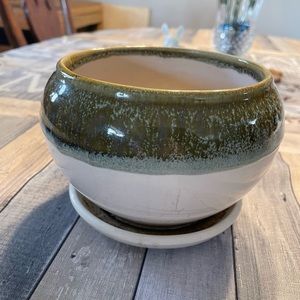 Pottery Planter Green and Beige